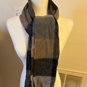NWT Gorgeous Plaid Cashmere Scarf